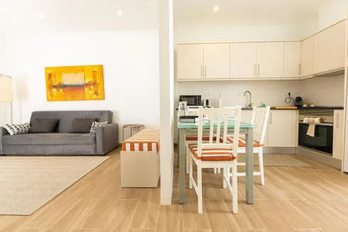 Modern 2BR House Near Tavira Castle
