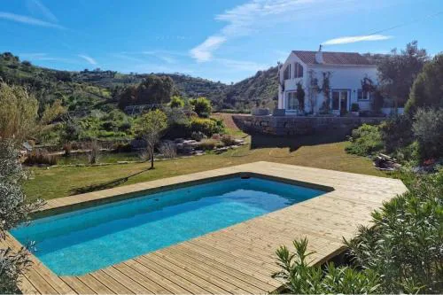 Pool - Parking - Bbq - Garden - WiFi - Sleeps 7