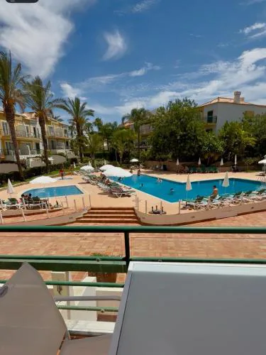 T2 com varanda e vista piscina na Quinta do Morgado