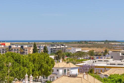 Tavira Getaway with Balcony and Sea View
