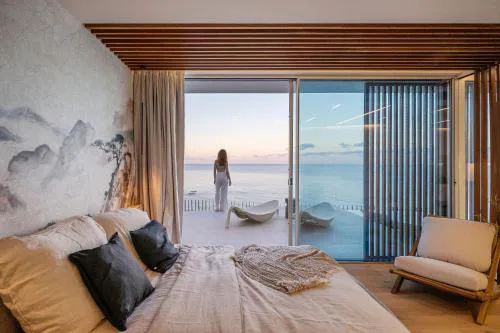 Aurora Residence - Ultra Luxury Ocean Cliff Edge Retreat