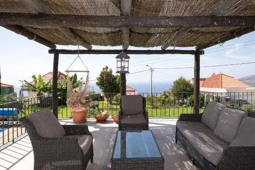 Corman House, Sea View & Pool