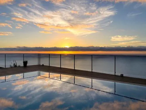 Valley View-Villa with heated pool and sauna
