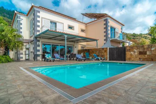 Vila Violla private swimming pool