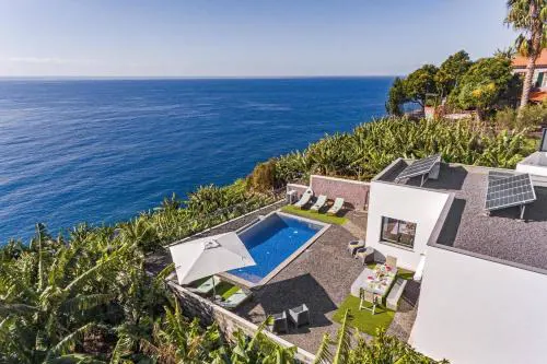 Villa Graycis House by Villa Plus