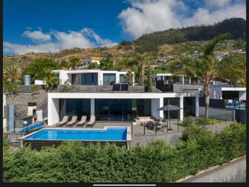 Villa Rubydom by Turin