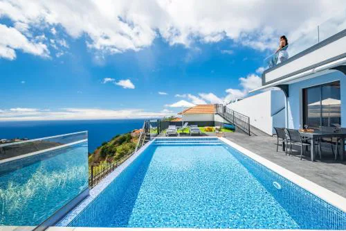 Orinoco Sunset House II - Private Pool & Garden
