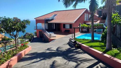 Pleasant Apartment with Private Pool in Lombo Do Doutor - 50 m²