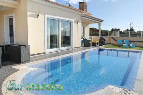 Tranquil villa with pool in Calheta ArcoView