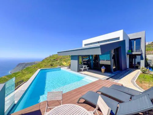 Villa Leonor Cliffside Retreat
