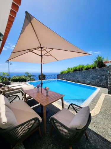 Villa Ocean Wave Calheta - Oversized Pool & Stunning Ocean Views