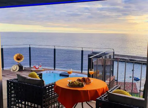 Villa Palace Fernandes with Jacuzzi