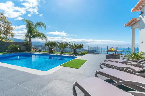 Palm Paradise Villa by AH