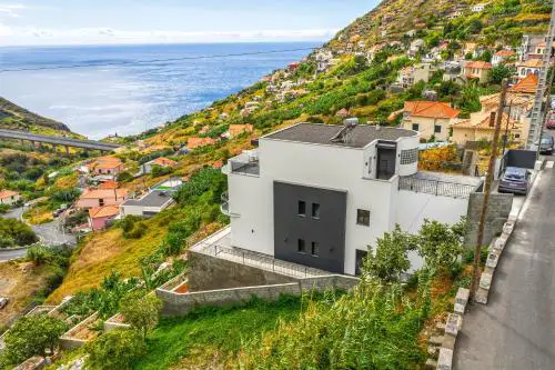 Sonhos na Iha III by Holiday Rental Madeira