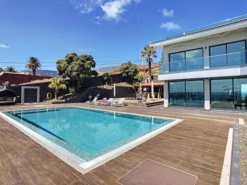 Villa Bahari by LovelyStay