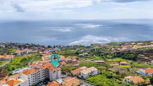 Cozy Seaside Apartment Near Beach and Airport
