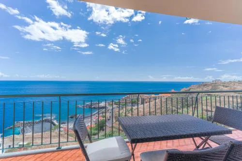 Sunspot Reis Magos with sea view by Holiday Rental Madeira