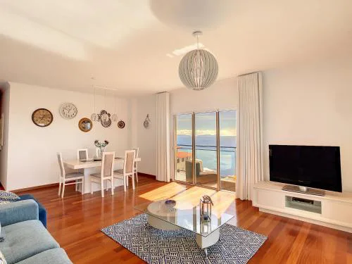 Time House Apartment by LovelyStay