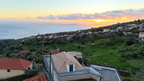 Blue Horizon, Sea and Mountain view