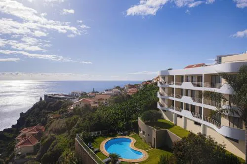 New Calheta Plaza Apartment by Your Madeira Rentals