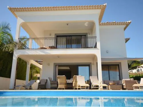 Villa 17°West with Pool