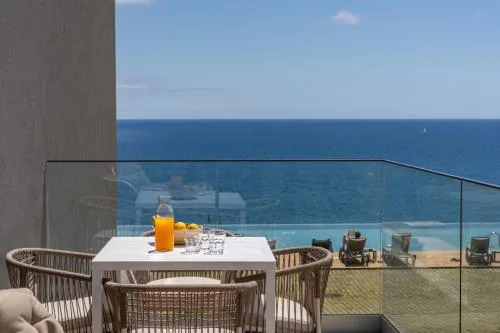 Acqua Residence VIII by An Island Apart