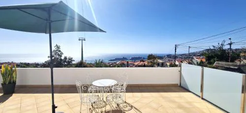 Apartamento renovado e luminoso a poucos minutos do centro