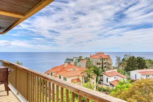 Baia Cliff View, a Home in Madeira