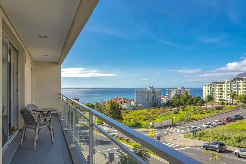 Blue Sky Apartment with pool by Holiday Rental Madeira