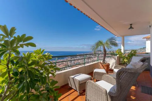 Bom Sucesso View House by Holiday Rental Madeira