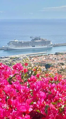 Casa ideal para famílias com vista mar desafogada
