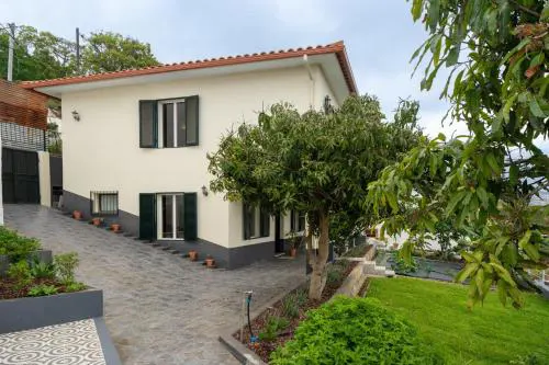 Casa Imaculado Coração by An Island Apart