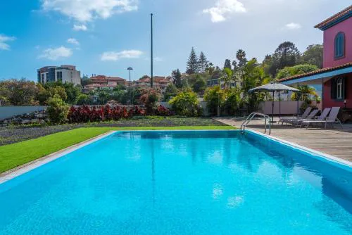 Century House with private pool by Holiday Rental Madeira