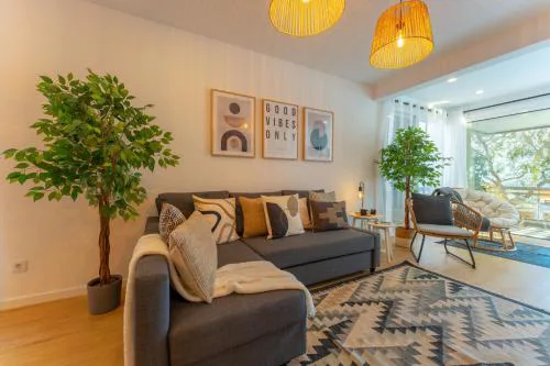 FLH Funchal Spacious Apartment with Balcony