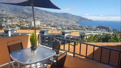 Funchal - Breathtaking ocean & city view house