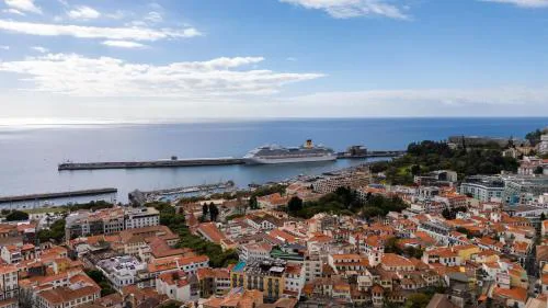 Funcho 91 - Spacious 100m2 Apt - Panoramic Views - Free Parking - Madeira