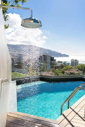 Green Boat by Madeira Best Apartments