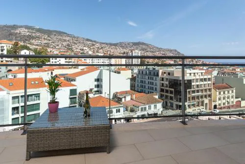 Luxurious Apartment Funchal - Casa Valentina - Rent2U, Lda