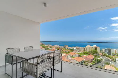 Luxury Laura Apartment by Holiday Rental Madeira