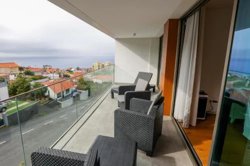 Luxury LeilaMar Apartment - Modern Retreat