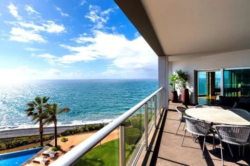 Luxury Ocean View Residence I 3BR I Pools I Madeira Palace I Funchal