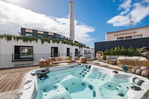 Luxury Rooftop Jacuzzi Penthouse at Savoy Insular