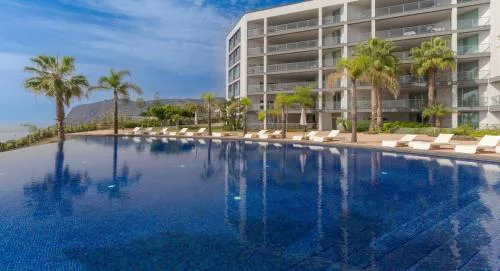 Madeira Palace Ocean Sounds 3 Pools & Ac