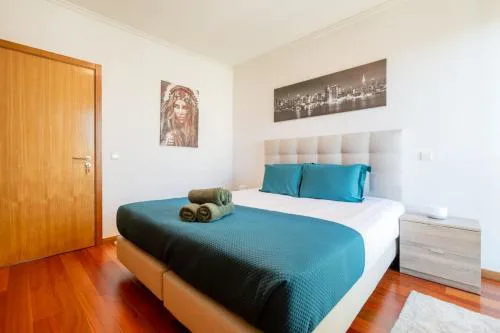 Nomad Horizon Spacious Apartment with Pool & Gym