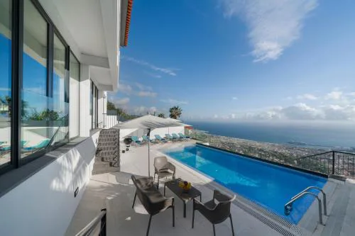OurMadeira - Monte White House