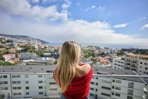 Panoramic Pearl by Homie
