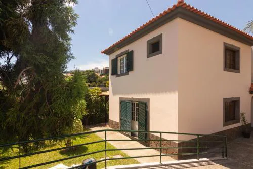 Pilar House