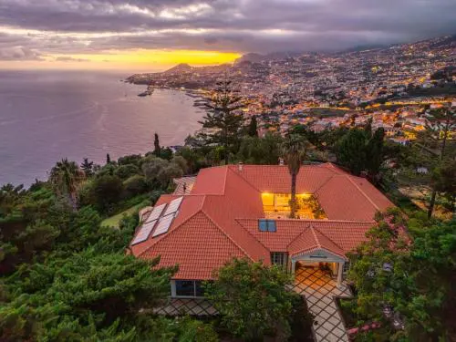 PRIVATE OCEANFRONT DELUXE VILLA PICO 360 VIEWs