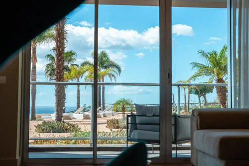 Sea View - 3 Pools - Parking - Gym - Supermarket - Prime Location