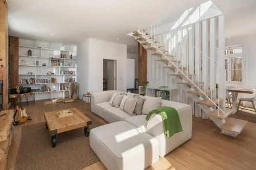 Traditional House Cozy 3-bedroom house